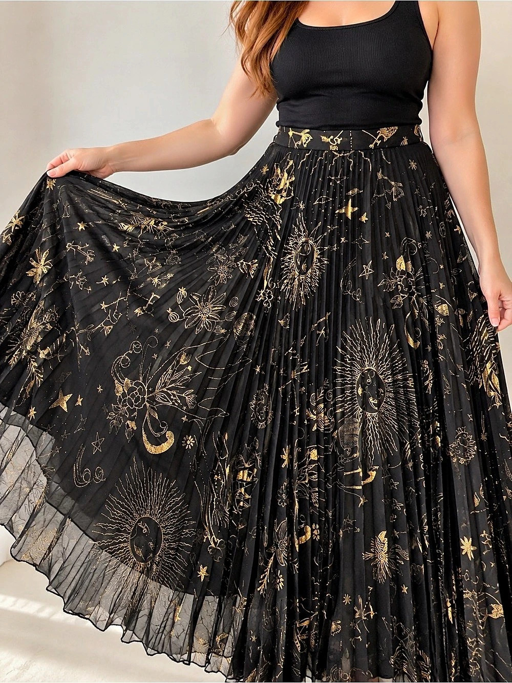 Monoshéro Pleated Floral Maxi Skirt in Black & Gold Size Medium Like N
